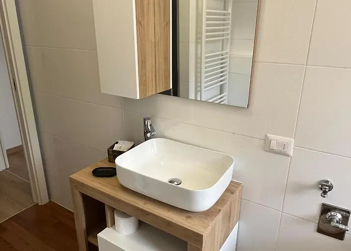 Apartment Casa Da Paolino Porto Ceresio